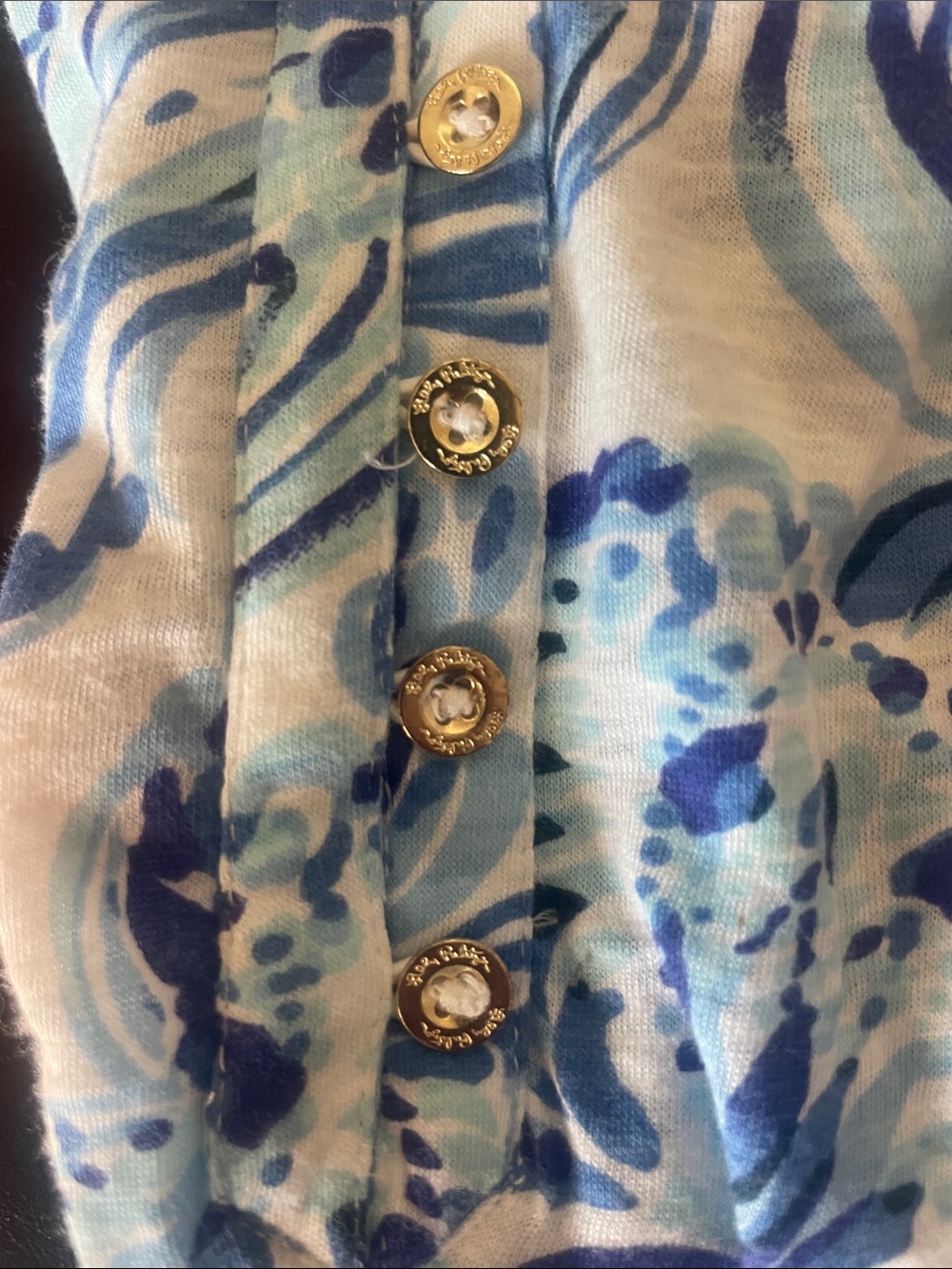 Lilly Pullitzer Sleeveless Blue Swirl Print Women's Vneck Top Goldtone Buttons - Picture 9 of 9